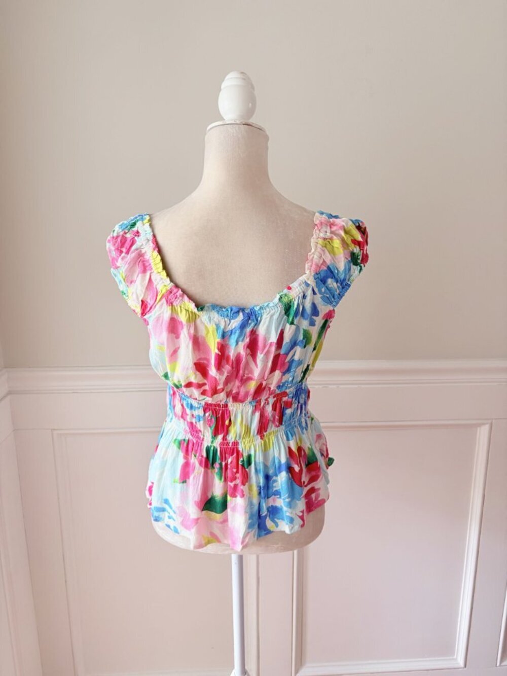 Old Navy M Floral Stretch Tie-Neck Blouse Vibrant Colors Lightweight & Elastic W - Picture 3 of 7